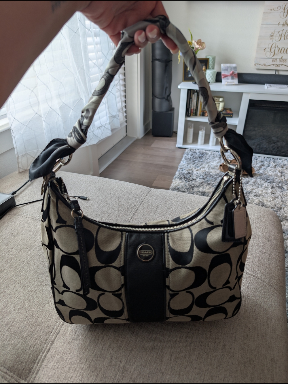 Coach Signature Canvas Shoulder Bag in Black and Cream - Picture 7 of 17